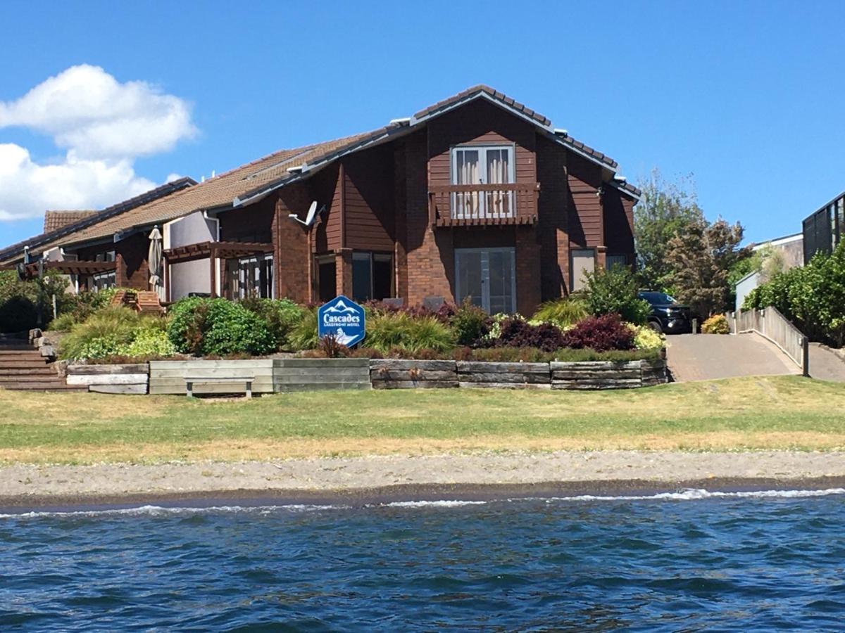 瀑布湖畔汽车旅馆 陶波 外观 照片 The house at 10000 Lake Washington Boulevard East, where the band recorded the album