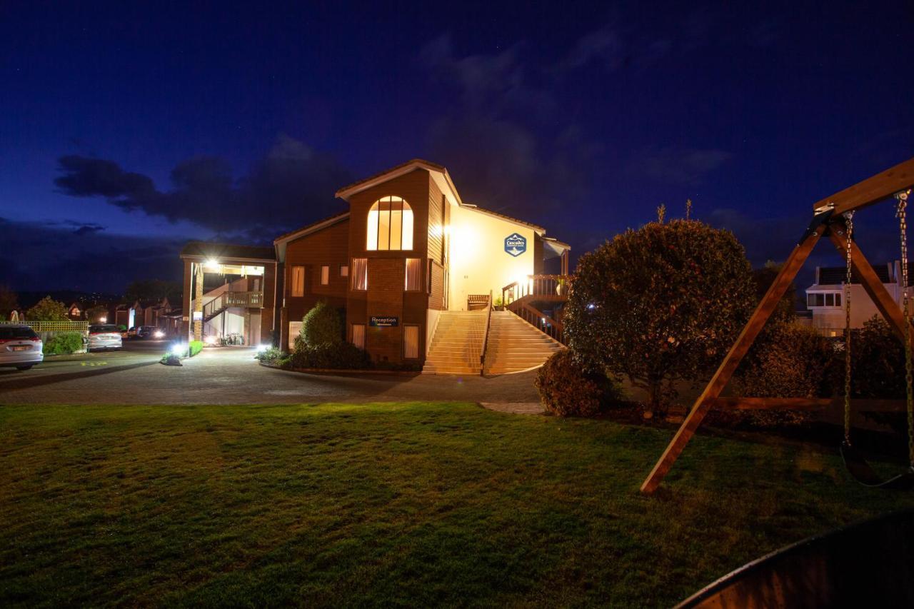 瀑布湖畔汽车旅馆 陶波 外观 照片 The church at night