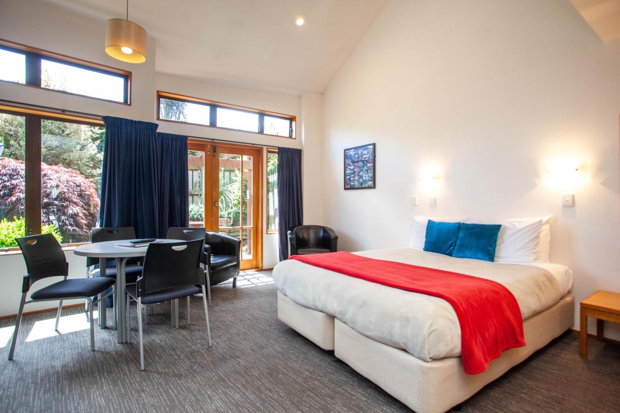瀑布湖畔汽车旅馆 陶波 客房 照片 A typical studio apartment