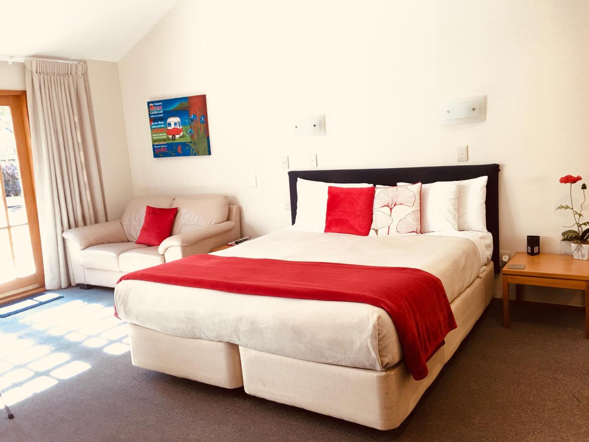 瀑布湖畔汽车旅馆 陶波 外观 照片 A room at the hotel