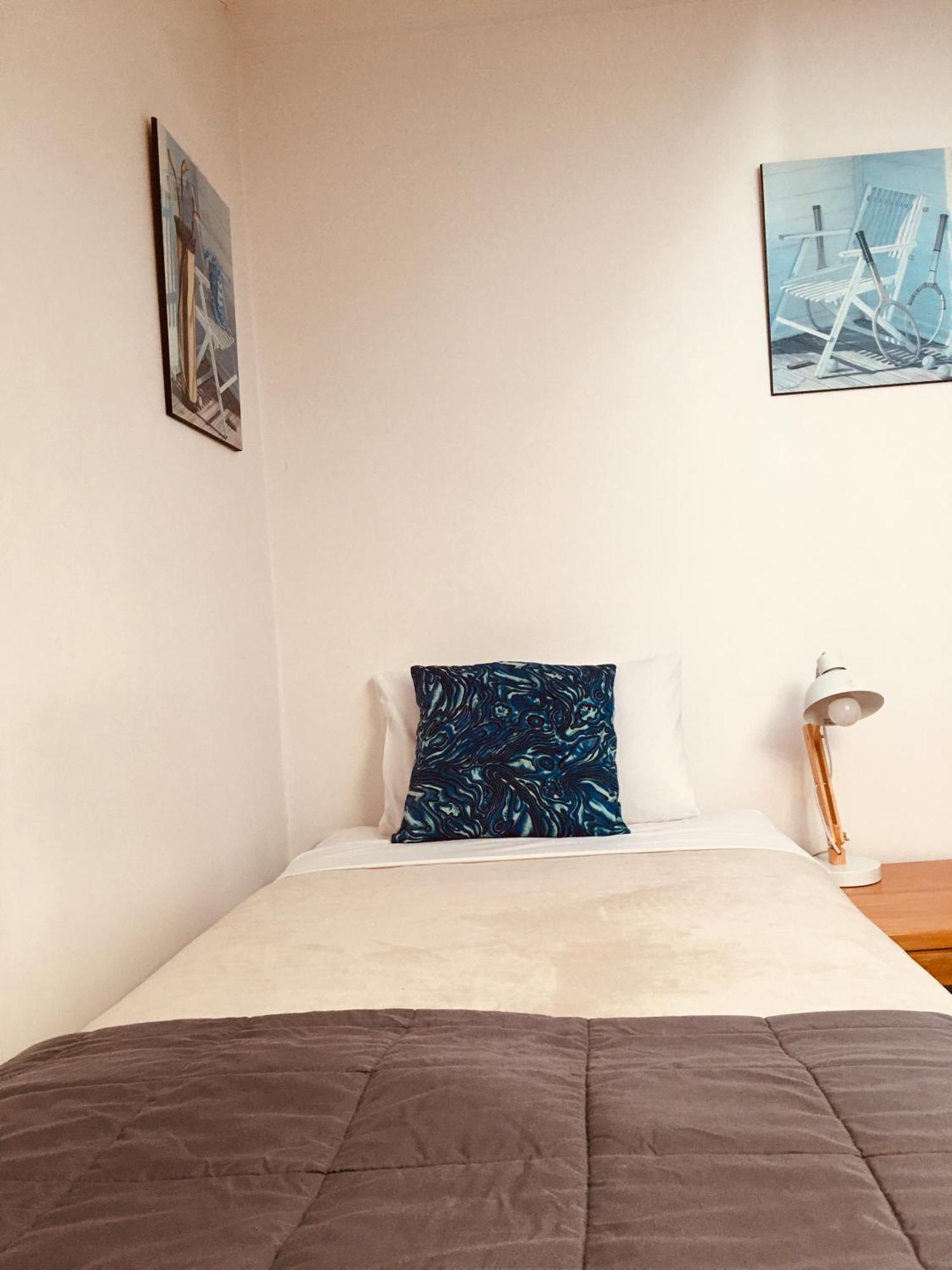 瀑布湖畔汽车旅馆 陶波 外观 照片 A single bed
