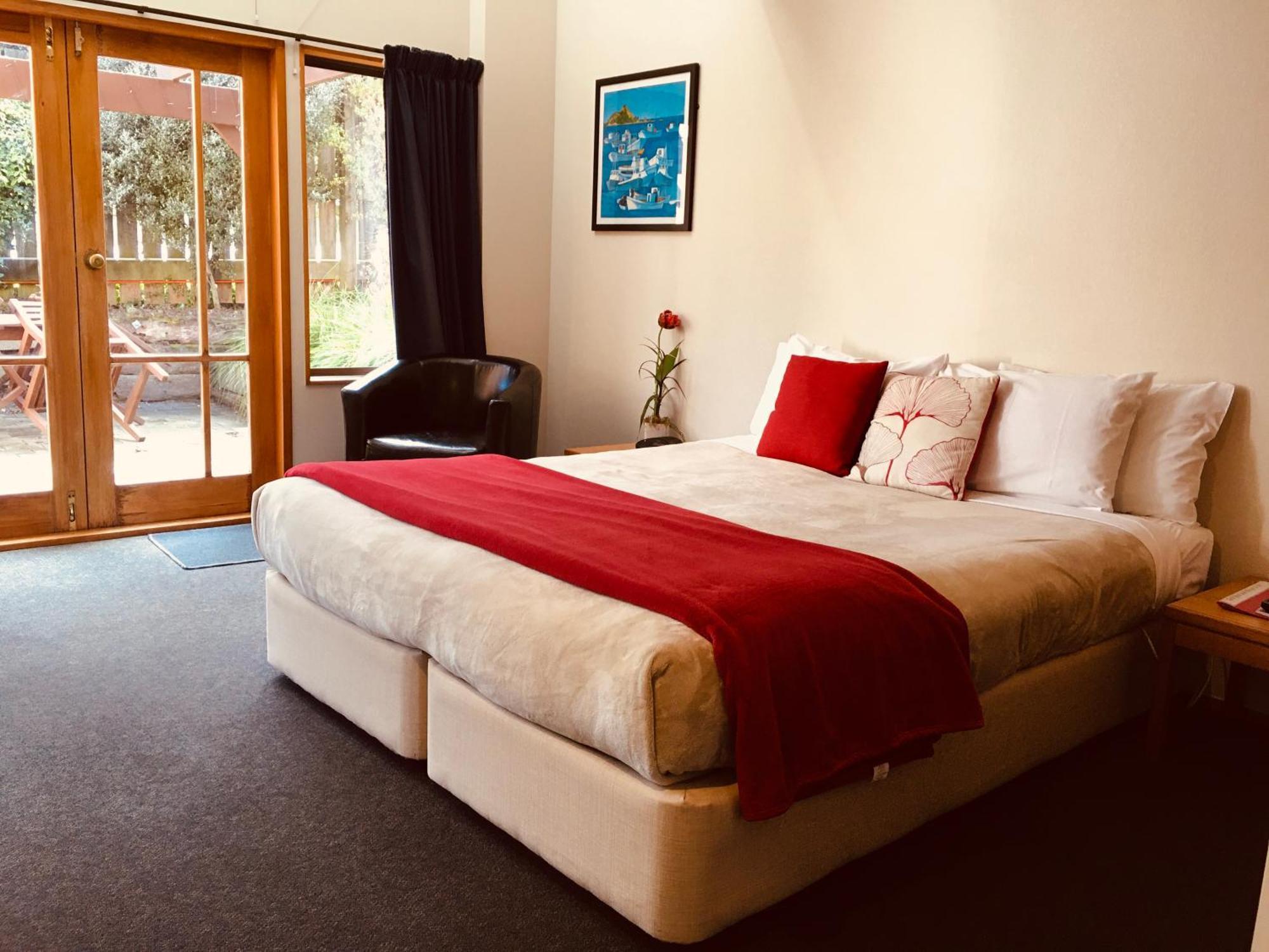 瀑布湖畔汽车旅馆 陶波 外观 照片 A room at the hotel