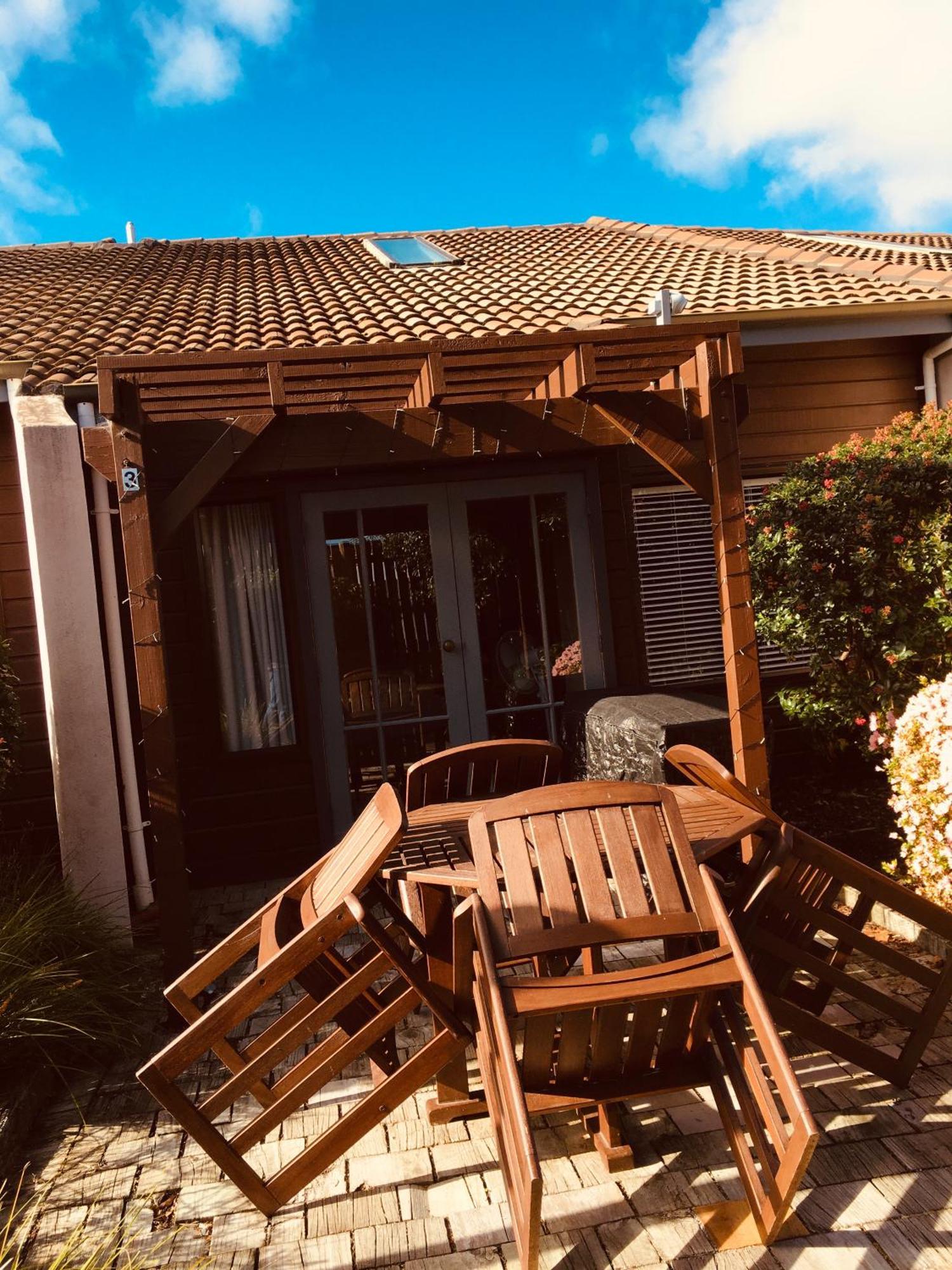 瀑布湖畔汽车旅馆 陶波 外观 照片 A pergola in Germany