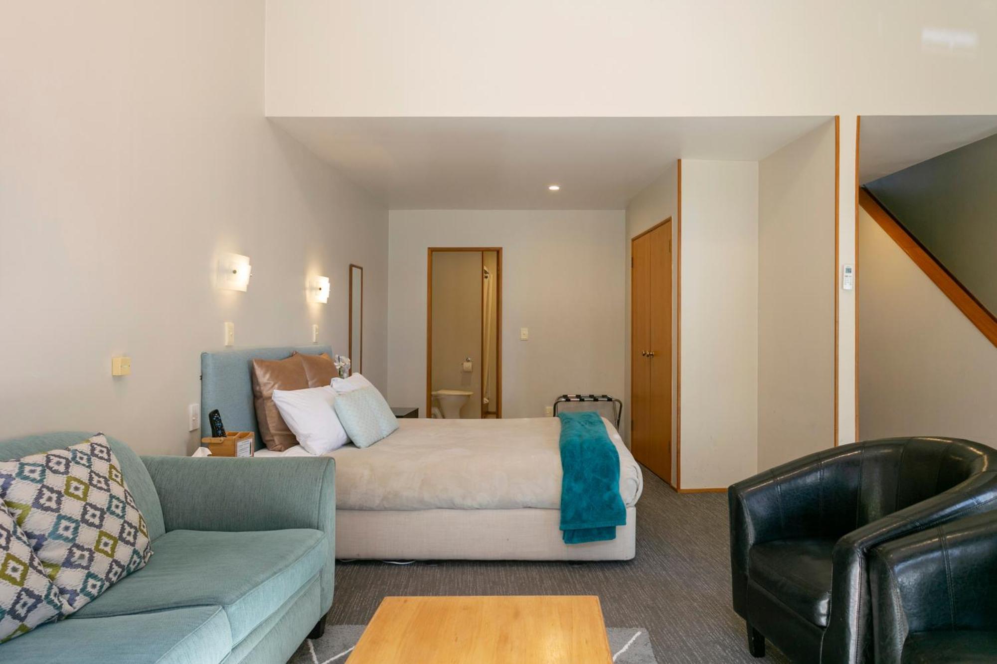 瀑布湖畔汽车旅馆 陶波 外观 照片 A typical studio apartment