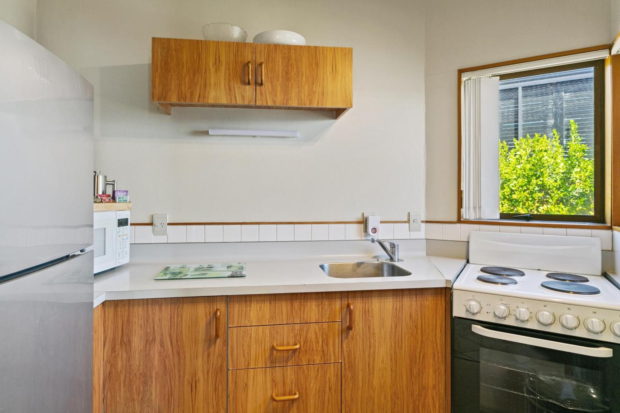 瀑布湖畔汽车旅馆 陶波 外观 照片 A kitchen in a student flat