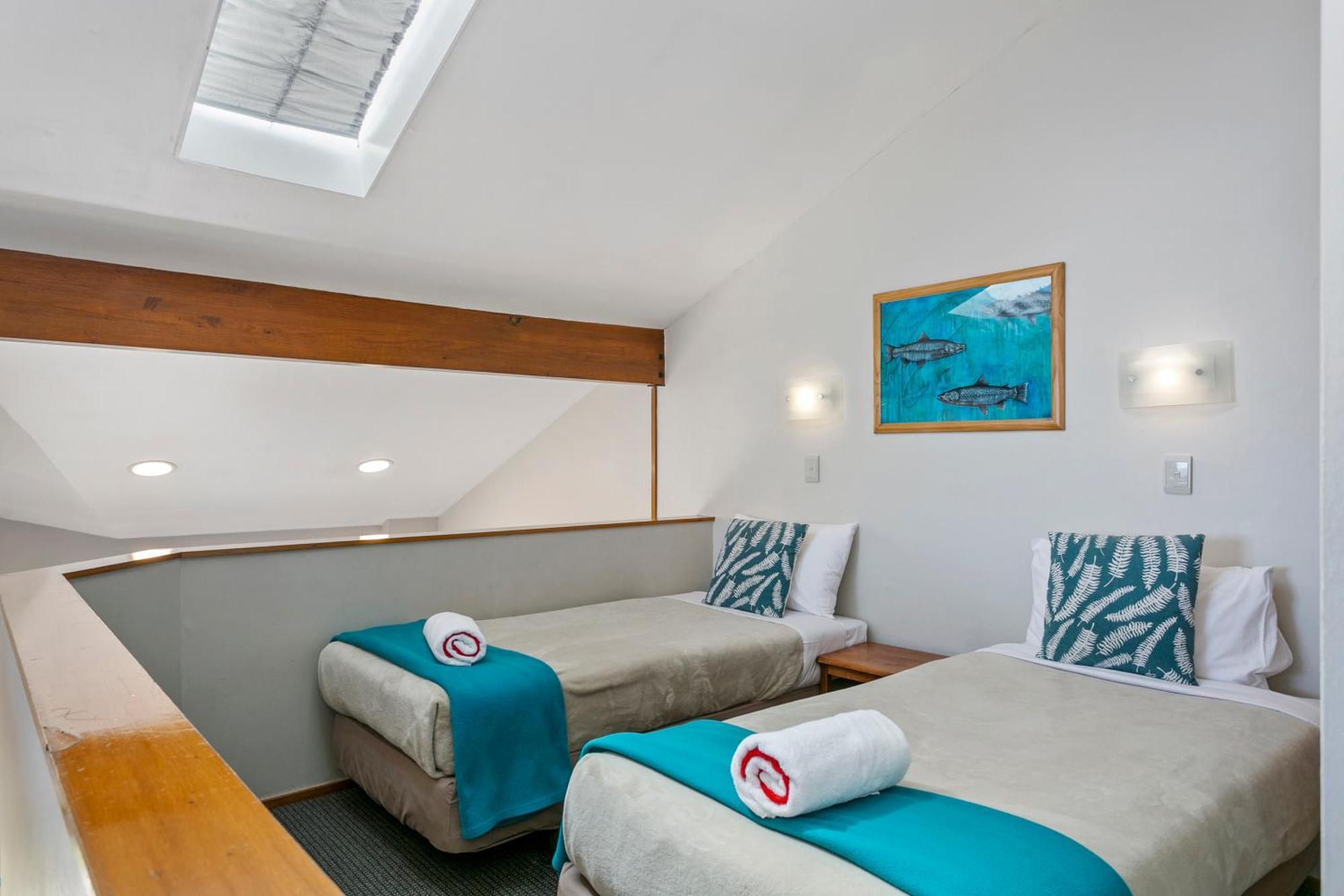 瀑布湖畔汽车旅馆 陶波 外观 照片 A room at the hotel