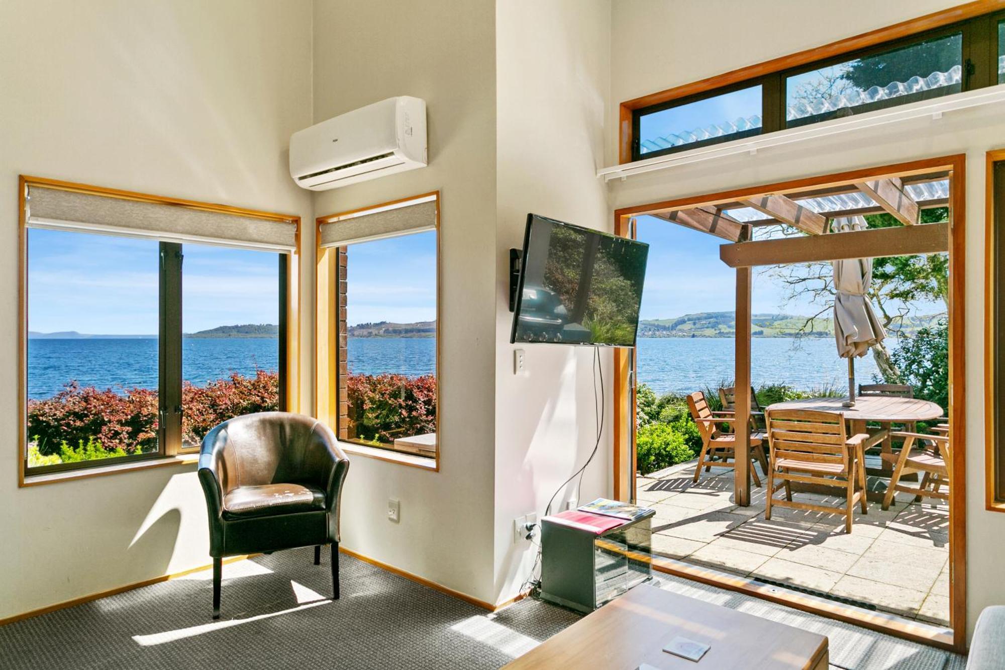 瀑布湖畔汽车旅馆 陶波 外观 照片 A room at the Bay of Many Coves
