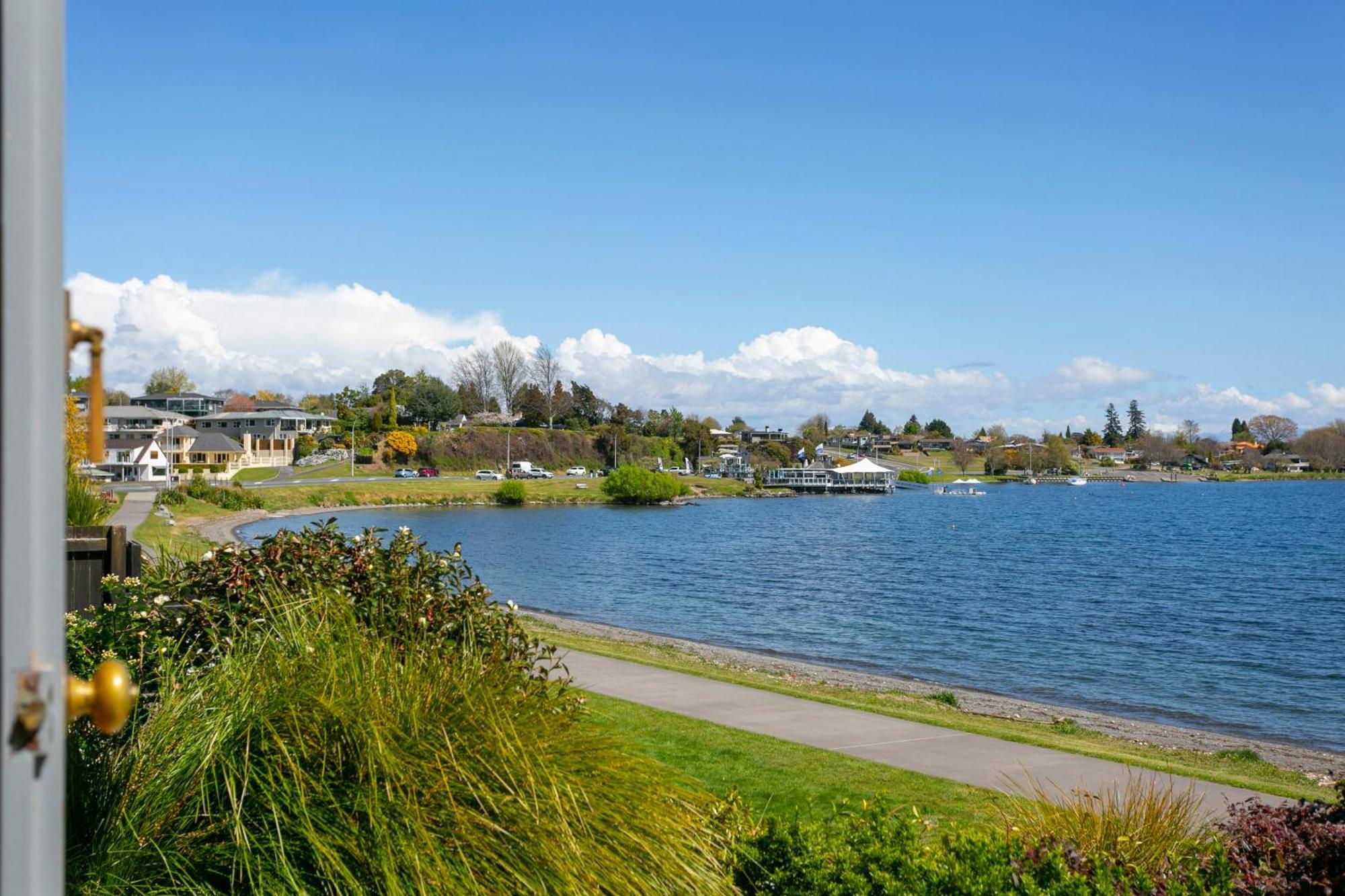 瀑布湖畔汽车旅馆 陶波 外观 照片 View of Lake Stevens