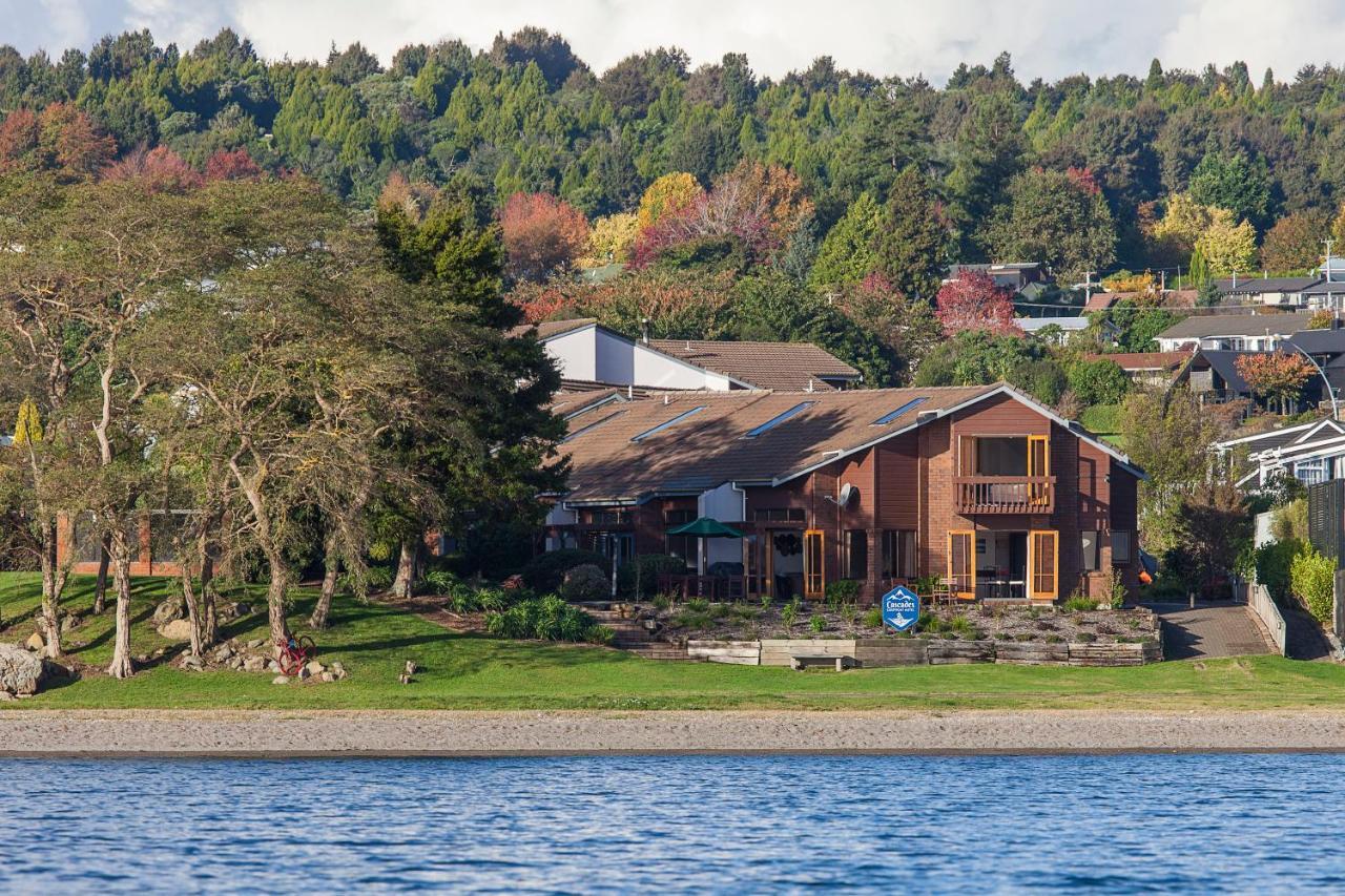 瀑布湖畔汽车旅馆 陶波 外观 照片 Residential neighborhood on the shore of Lake Stevens